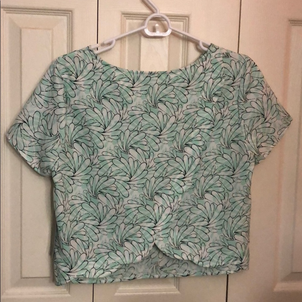 Nwt light green scalloped back bcnu size medium